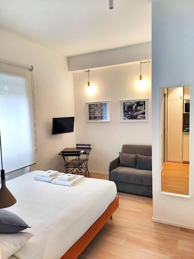 E-Milan Rooms Zona Tortona Milaan